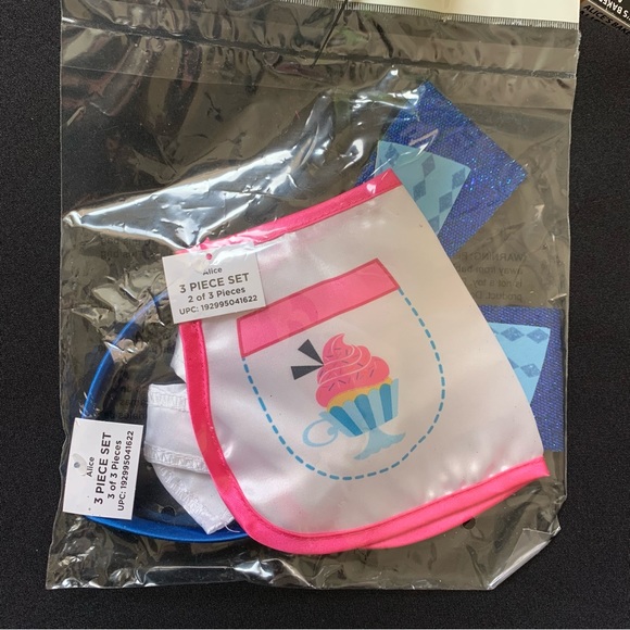 Alice's Wonderland Bakery Costume 3t-4t - Picture 4 of 5